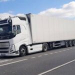 Turecký kamion kličkoval po silnici na Žďársku
