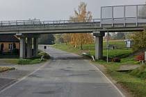 Most u Habrů dělníci kompletně zbourají a postaví nový. Místo bude úplně uzavřené. Zdroj: poskytlo ŘSD Most u Habrů dělníci kompletně zbourají a postaví nový. Místo bude úplně uzavřené. Zdroj: poskytlo ŘSD