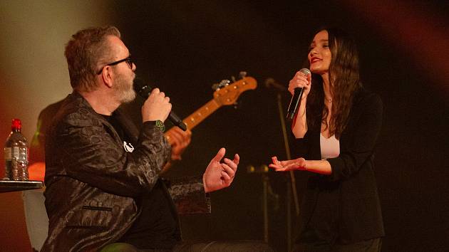 Zaplněný sál kulturního domu v Brodě si užil koncert Richarda Müllera