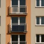 Lidl začal prodávat balkonovou fotovoltaiku i s bateriovým úložištěm za směšnou cenu