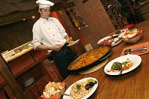 Gastronomický průvodce ohodnotil dvě zámecké restaurace v okolí Brodu, ocenil i jednu z kaváren v okresním městě. Snímek je ilustrační. Gastronomický průvodce ohodnotil dvě zámecké restaurace v okolí Brodu, ocenil i jednu z kaváren v okresním městě. Snímek je ilustrační.