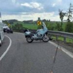 Riskantní předjíždění u Jitkova skončilo dvěma nehodami motorkářů