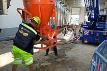 Stavební práce v interiéru servisní haly na opravu a údržbu vlaků v Havlíčkově Brodě Stavební práce v interiéru servisní haly na opravu a údržbu vlaků v Havlíčkově Brodě