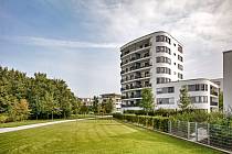 Naděje na dostupnější bydlení. Moderní bytová výstavba se po letech stagnace opět rozbíhá. 