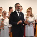 Bruselský pěvecký sbor Brusinky oslavil výročí vzniku Prodanou nevěstou
