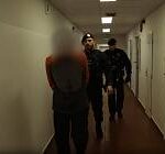 Muž v Krnově napadl školačku, skončila v nemocnici. Útočníka dopadla policie Muž v Krnově napadl školačku, skončila v nemocnici