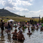 K jezeru Most dorazily tisíce lidí na drum&bass festival Let It Roll