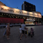 Karlovy Vary zahájí festival dronovou show, jednorázové vstupné bude 140 Kč