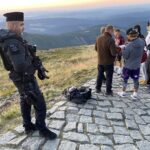 Strážci parku na Sněžce kontrolovali turisty před východem slunce, padly pokuty Strážci parku na Sněžce kontrolovali turisty před východem slunce, padly pokuty