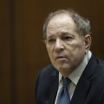 Bývalý hollywoodský producent Weinstein dostal v opakovaném procesu 15 let